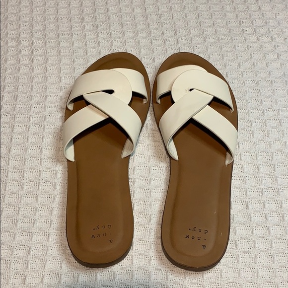 sandals - Picture 2 of 2